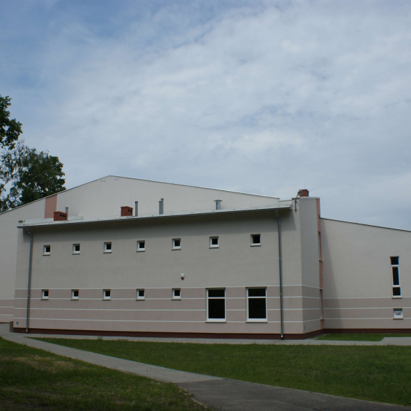 Bau der Sporthalle in Halinów