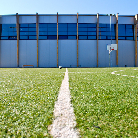 Bau einer Sporthalle an der öffentlichen Mittelstufeschule in Brody-Parcele